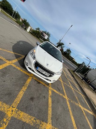 Peugeot 208 2014