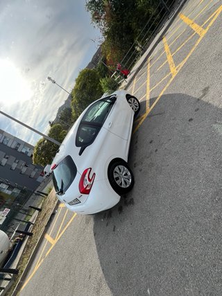Peugeot 208 2014