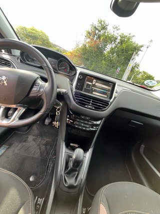 Peugeot 208 2014