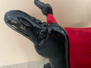 Banqueta Vintage Patas Animales Terciopelo Rojo