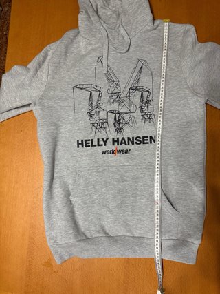 Sudadera Helly Hansen gris con grúas