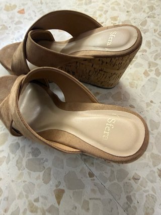 Zapatos de cuña marrones