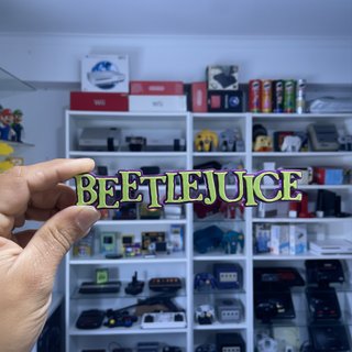 Placa Decorativa de parede - Beetlejuice 16cm