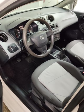 SEAT Ibiza 2014 REFERENCE AÑO 2014 135.000 KM