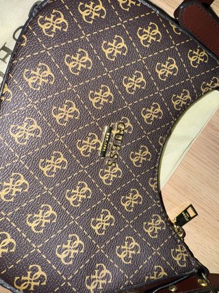 Bolso Guess Marrón y Dorado