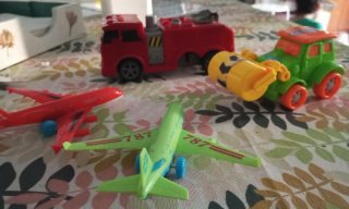 Lote Juguetes: Aviones y Camiones
