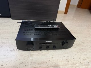 Amplificador Marantz PM5004 Negro con mando