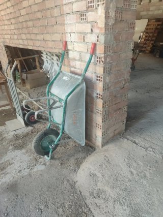Carro de obra metálico