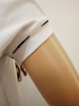Camiseta blanca de manga corta
