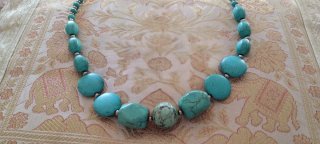 Collana turchese con perle grandi