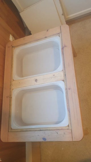Tavolo per bambini in legno modello FLISAT di IKEA
