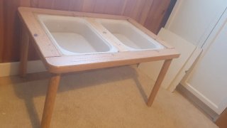 Tavolo per bambini in legno modello FLISAT di IKEA