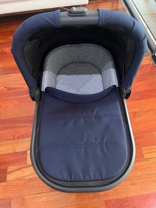 Uppababy con cuna y accesorios, bolsa y manual