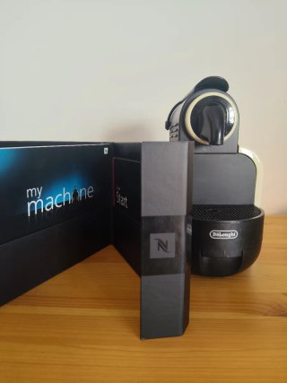 Cafetera Nespresso De'Longhi Automática