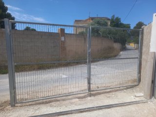 Puerta de vallas metálica