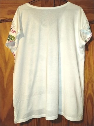 Camiseta señora flores blanca