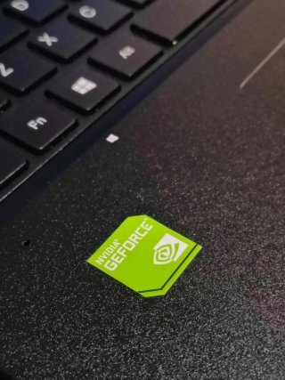 Portátil Lenovo Core i3 Geforce 256GB SSD