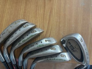 Bolsa y palos de golf