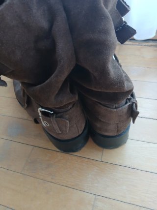 Botines piel con hebillas estilo festival talla 40