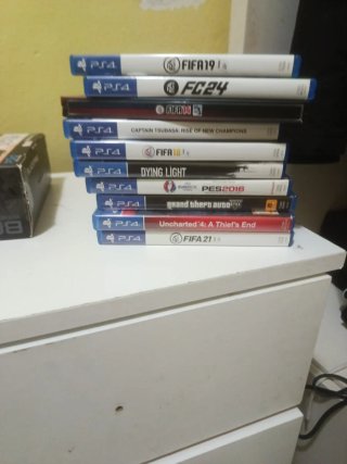 Lote Juegos PS4 (PlayStation 4) FIFA, PES, Unchart