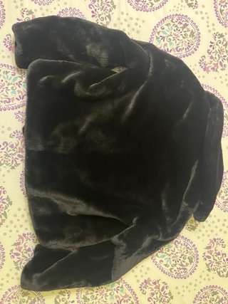 Abrigo pelo sintético negro
