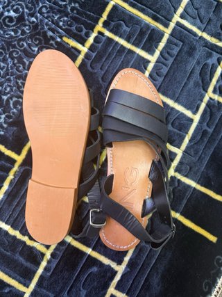 Sandalias planas piel tiras cruzadas