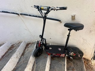 Patinete eléctrico con asiento