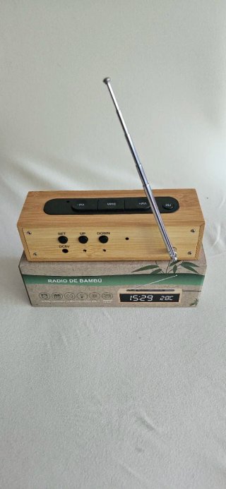 Radio Reloj Despertador Bambú LED