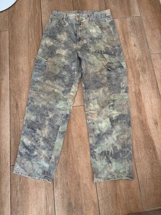 Pantalón cargo camuflaje gris y verde
