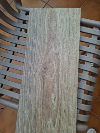 Suelo porcelánico imitación madera. URGENTE!