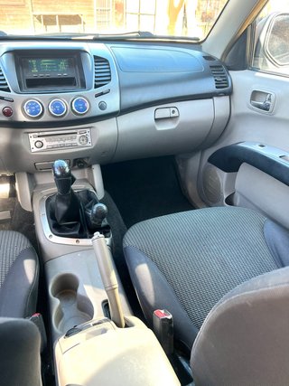 Mitsubishi L 200 2006