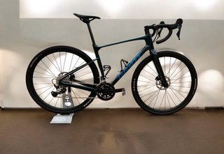 Bici gravel Giant revold advanced 2 tM 2023