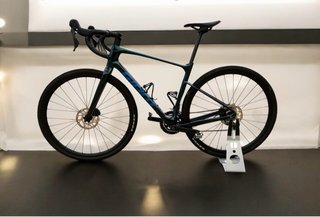 Bici gravel Giant revold advanced 2 tM 2023