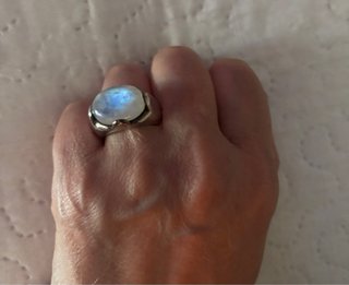Anello in argento con Pietra di Luna