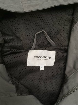 Chaqueta Carhartt Gris con Capucha