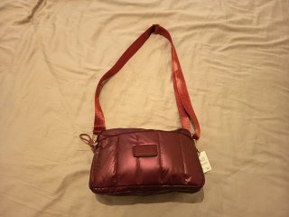 Bolso acolchado rojo 26x16cm color fucsia oscuro
