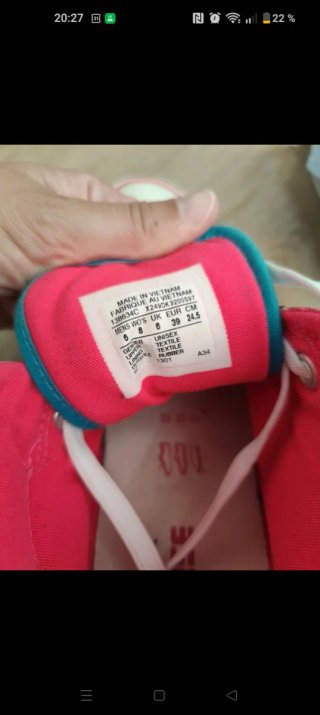 Converse grises y rosas