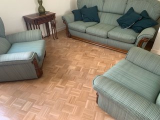 Sofá de 3 plazas verde + 2 sillones