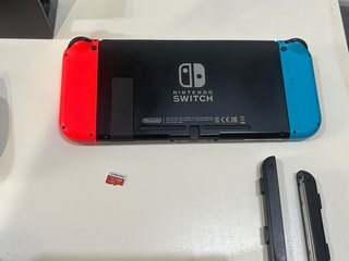 Nintendo Switch V2 + MicroSD 32GB