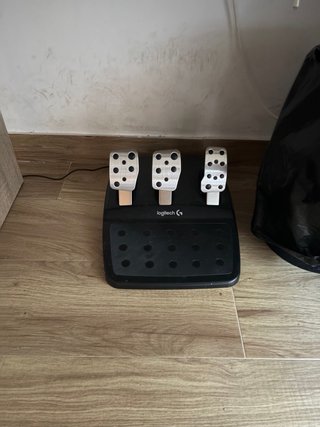Consola PS5 + Volante Logitech G29