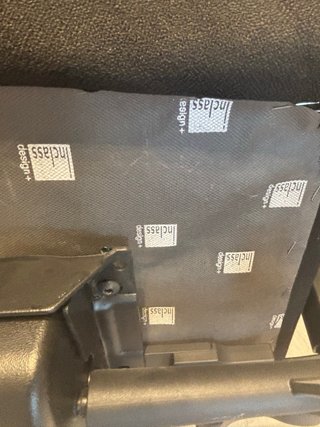 Silla de oficina ergonómica negra
