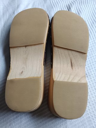 Zuecos madera Women'secret marrones talla 40