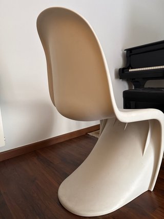Silla Panton blanca y negra