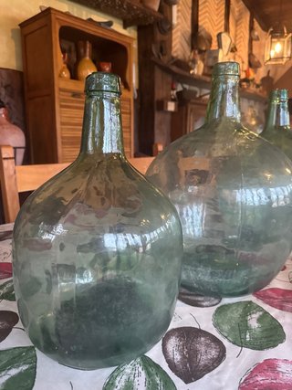 Damajuanas de cristal verdes
