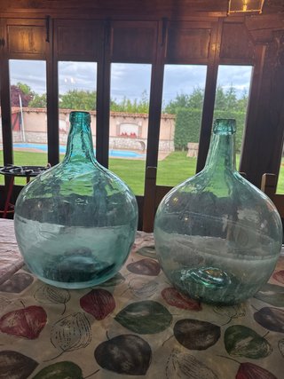 Damajuanas de cristal verdes