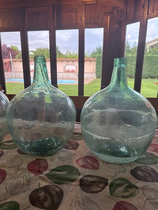 Damajuanas de cristal verdes