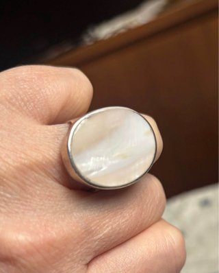 Anello in argento con madreperla