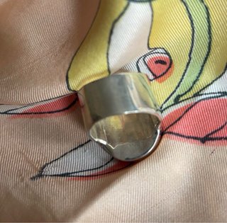 Anello in argento con madreperla