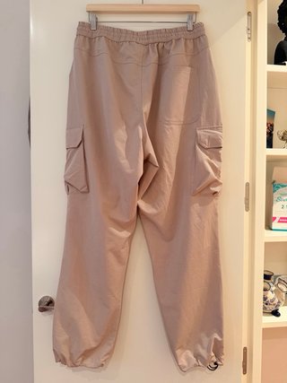 Pantalón cargo jogger beige