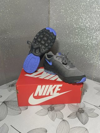 Zapatillas Nike Air Max Invigor Niños Talla 38.5